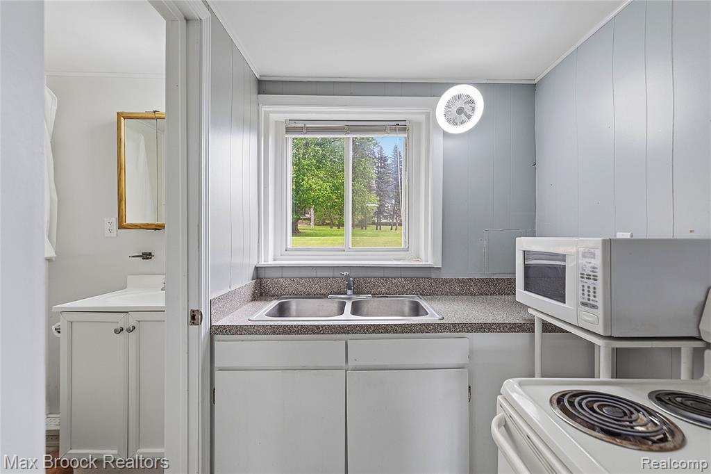 1392 Maple Grove Road, Lapeer, MI 48446 — Photo 32