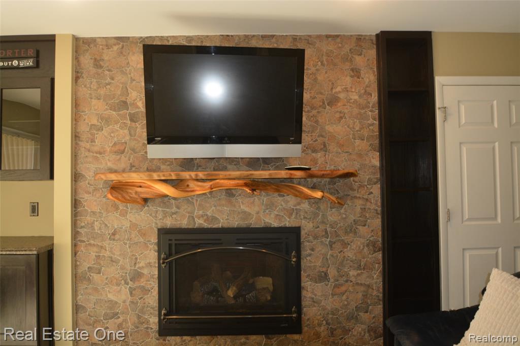 615 Willard Avenue, Rochester Hills, MI 48307 — Photo 24