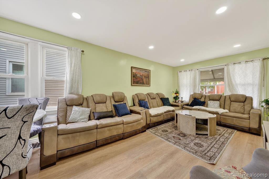 5424 Bingham St, Dearborn, MI 48126 — Photo 9