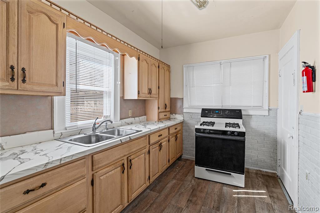 911 E 7th Street, Flint, MI 48503 — Photo 10