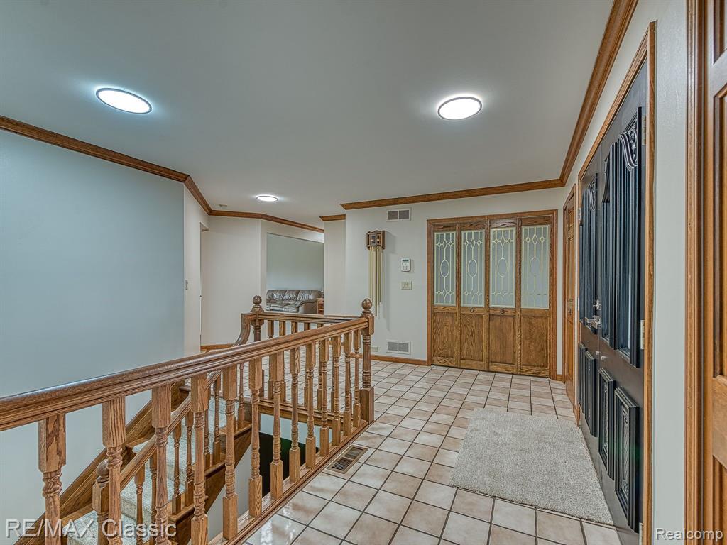 9415 N TERRITORIAL Road, Plymouth, MI 48170 — Photo 5