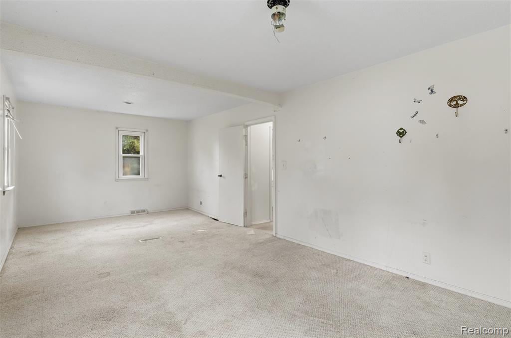 5121 Lippincott Boulevard, Burton, MI 48519 — Photo 12
