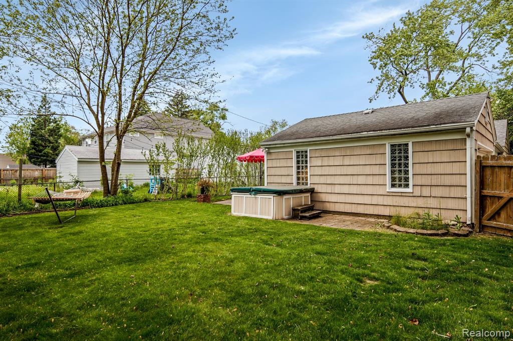 626 E Windemere Avenue, Royal Oak, MI 48073 — Photo 27
