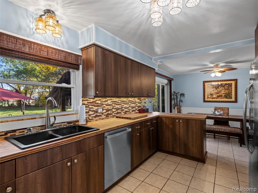 6410 Paramus, Clarkston, MI — Photo 8