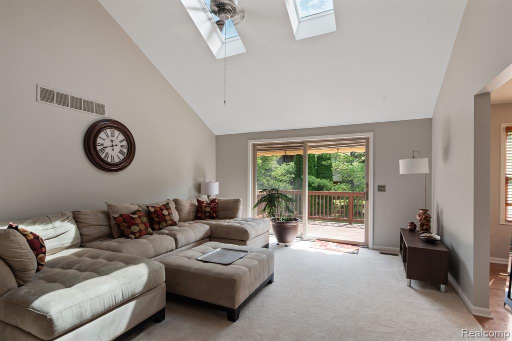 6197 MOUNTAIN LAUREL Drive, Brighton, MI 48116 — Photo 14