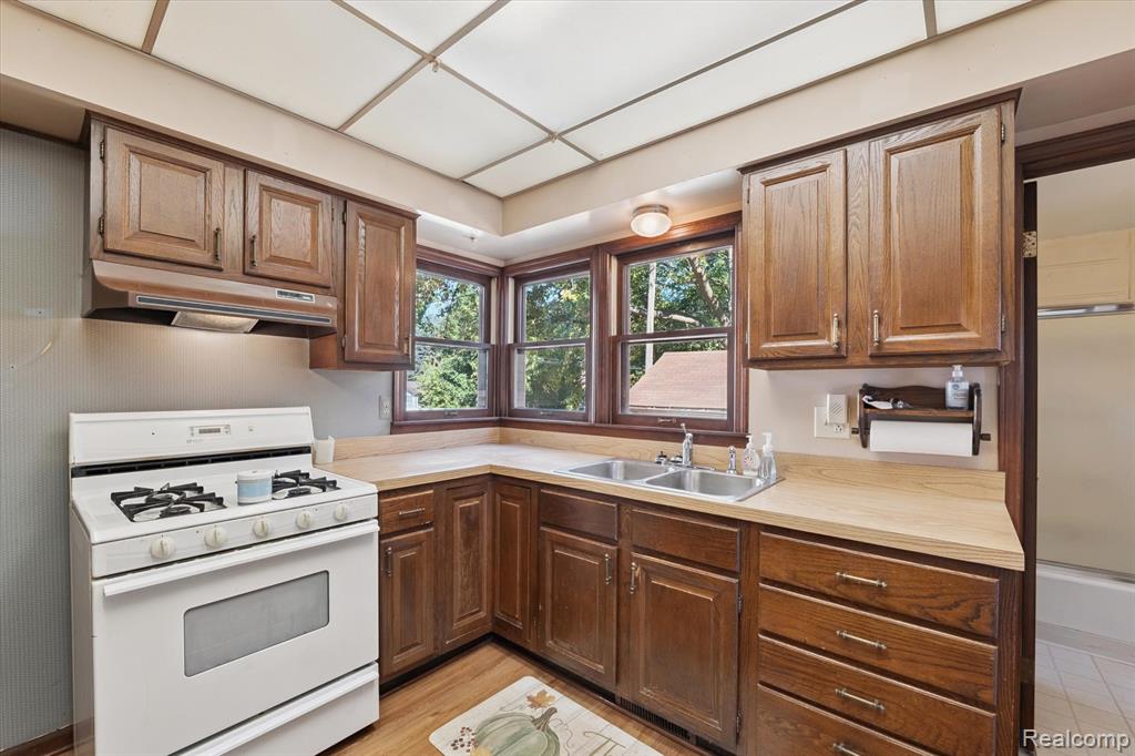 220 W 6th Street, Imlay City, MI 48444 — Photo 15