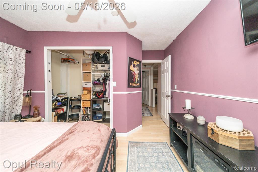 21001 Parker Street, Farmington, MI 48336 — Photo 15