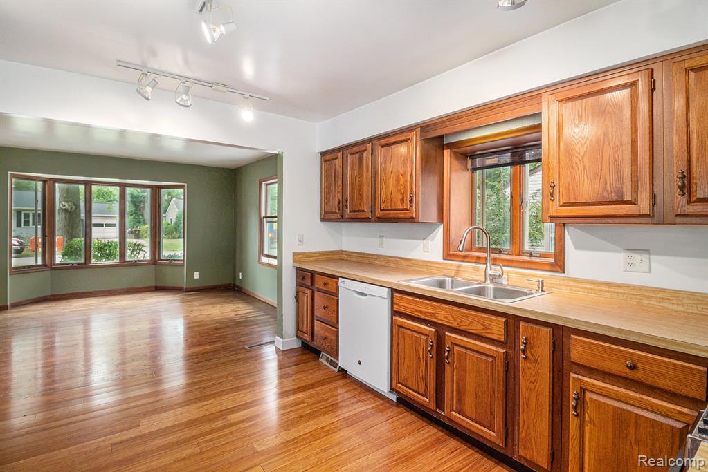 4172 Dallas Avenue, Holt, MI 48842 — Photo 6