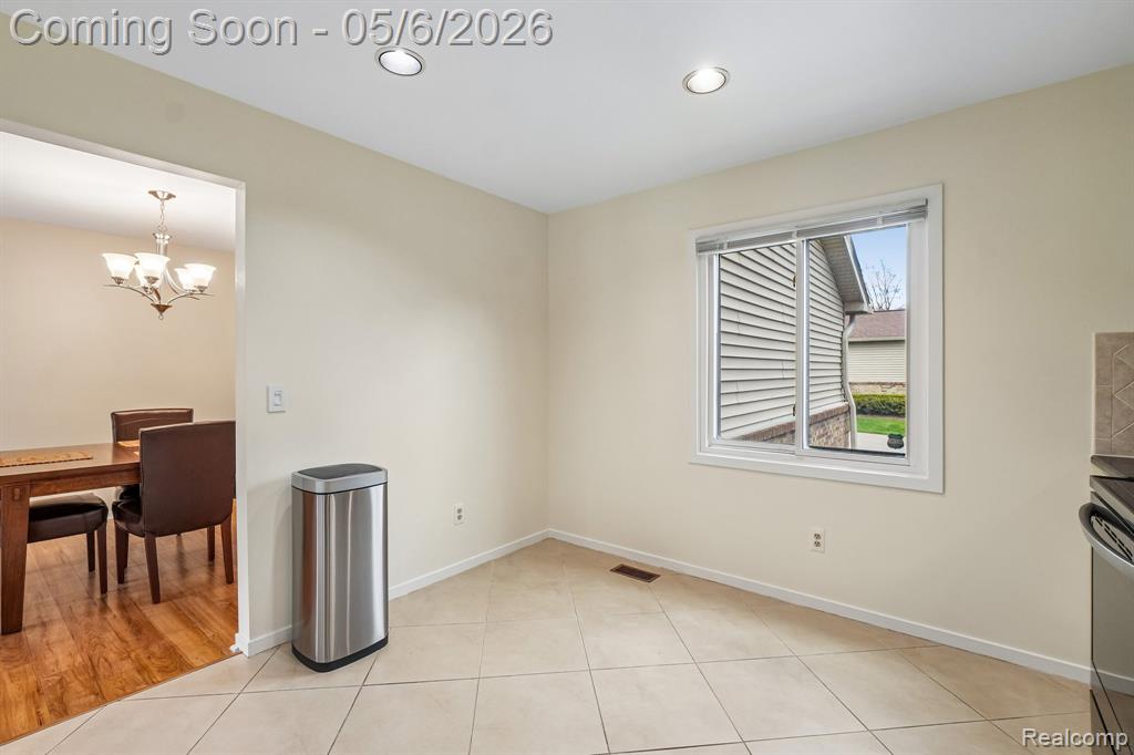 7132 Clements, West Bloomfield, MI — Photo 11