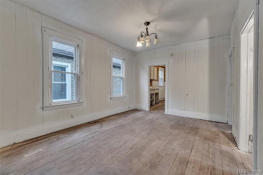 9333 Elsa Street, Detroit, MI 48214 — Photo 5