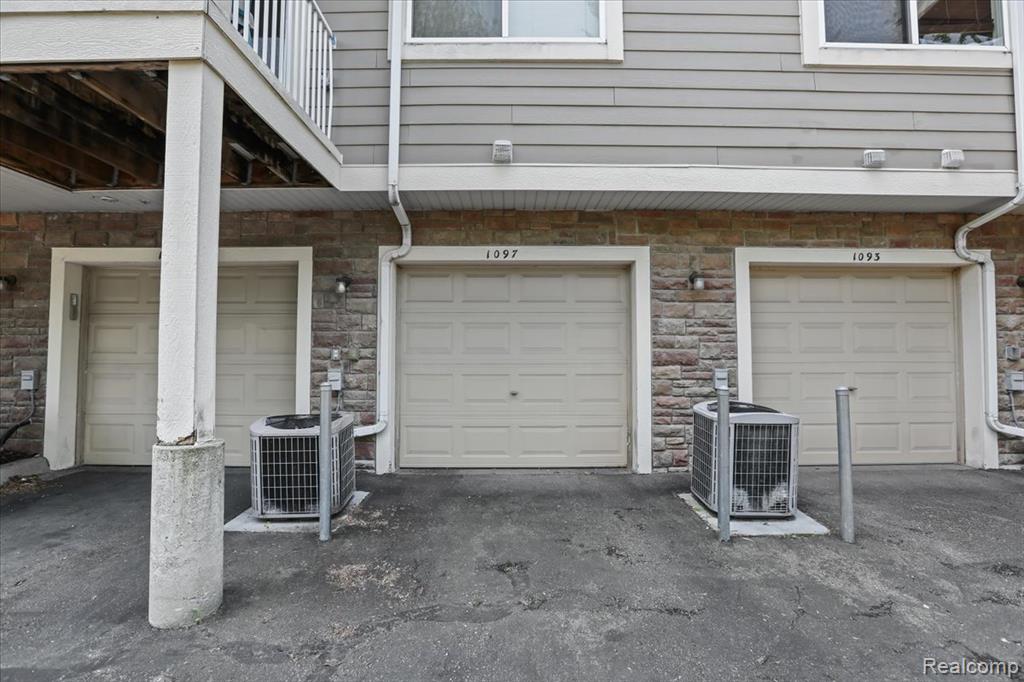 1097 Foxboro, 31, Troy, MI 48083 — Photo 25