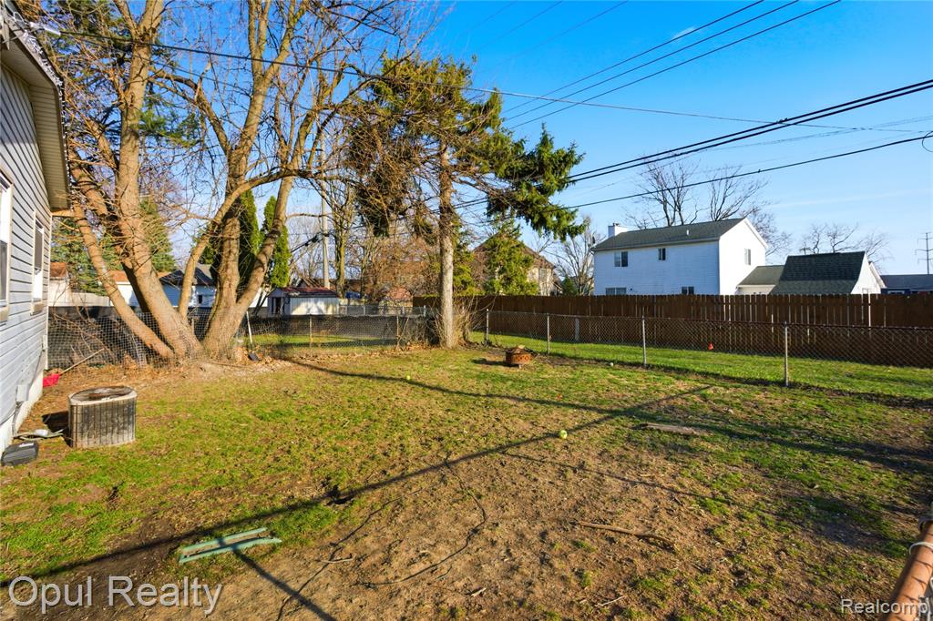 11571 Grant Street, Riverview, MI 48193 — Photo 21