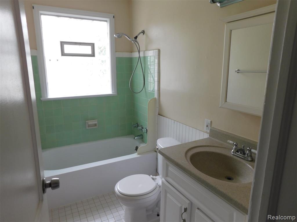 9560 Nathaline, Redford, MI 48239 — Photo 9