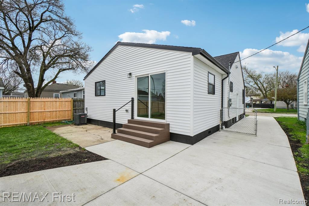 27520 Bohnhoff Street, Roseville, MI 48066 — Photo 27