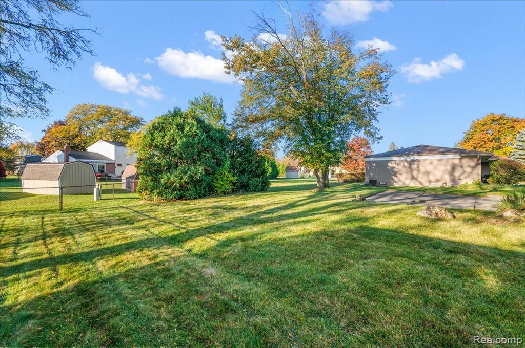 40649 Rinaldi Drive, Sterling Heights, MI 48313 — Photo 47