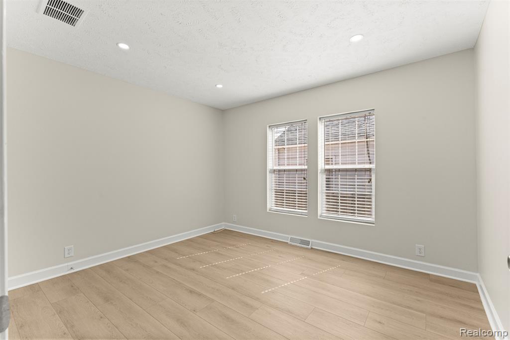 5835 Weddel Street, Taylor, MI — Photo 11