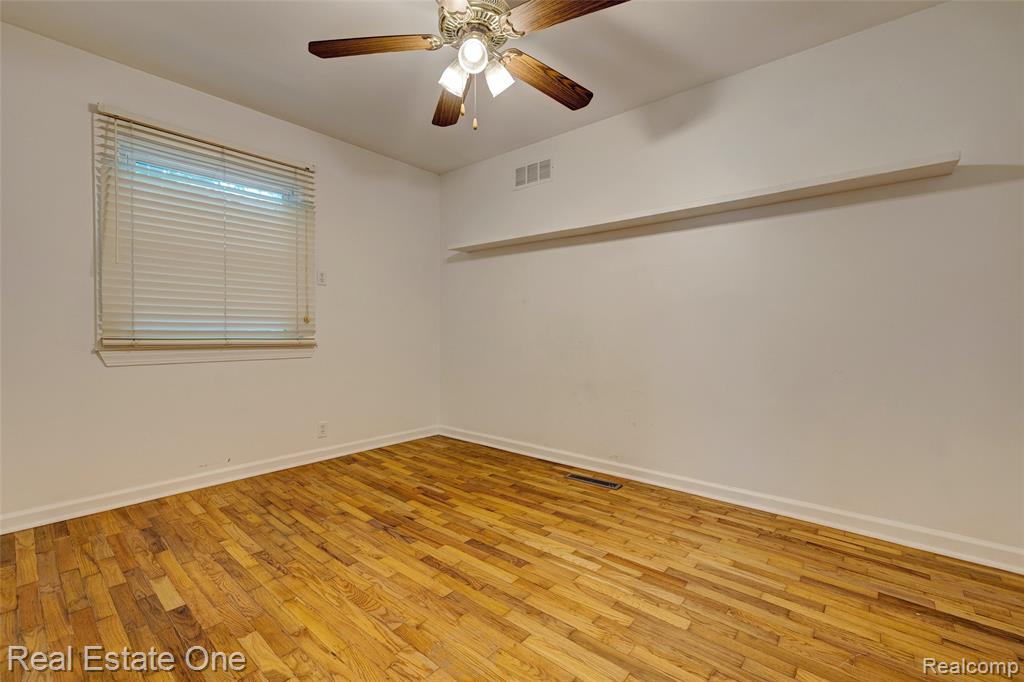 705 Richard Street, Holly, MI 48442 — Photo 32