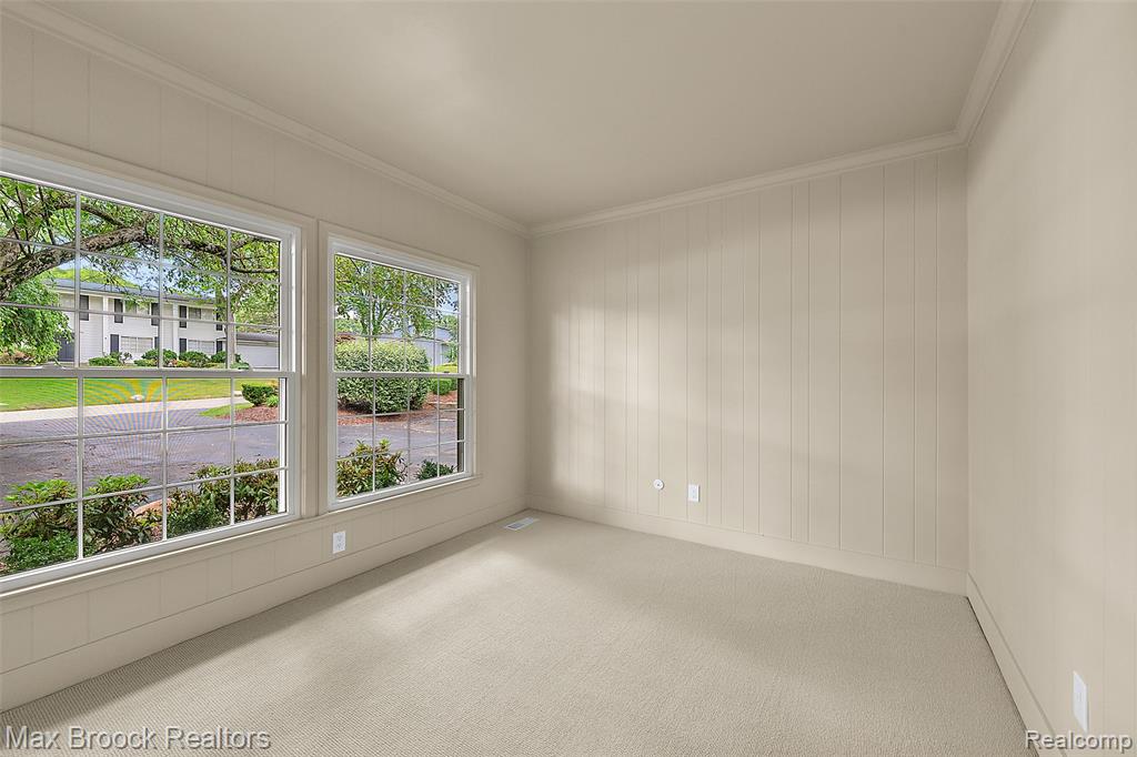4525 Valleyview Drive, West Bloomfield, MI 48323 — Photo 10