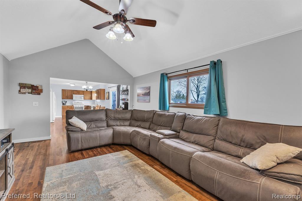 48932 CELESTE Street, Chesterfield, MI — Photo 23