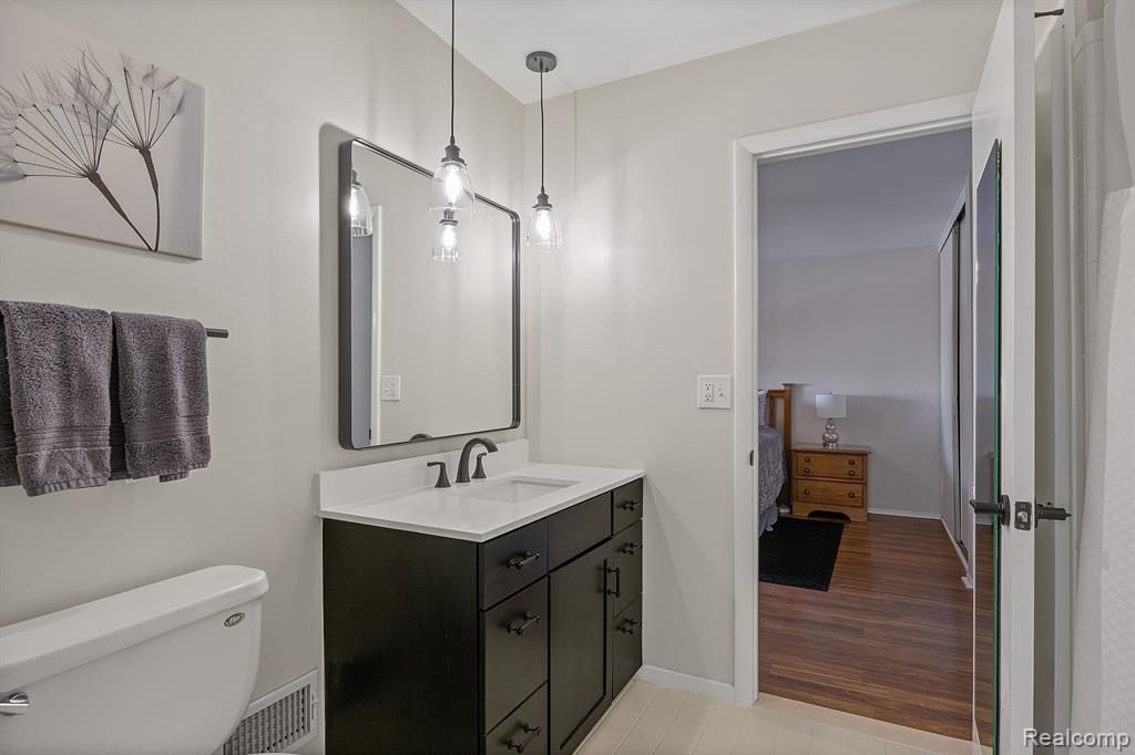 1961 WICKHAM Street, Royal Oak, MI 48073 — Photo 18