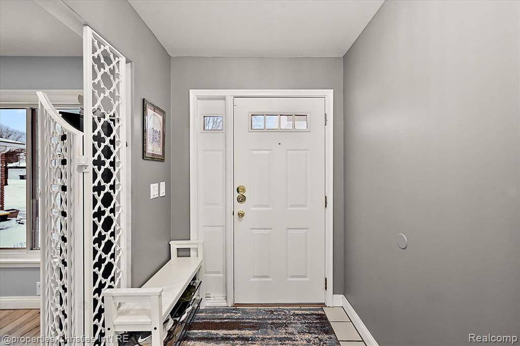 26010 Marlowe Place, Oak Park, MI 48237 — Photo 11