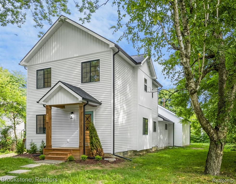 510 Alpeana Street, Auburn Hills, MI 48326 — front exterior