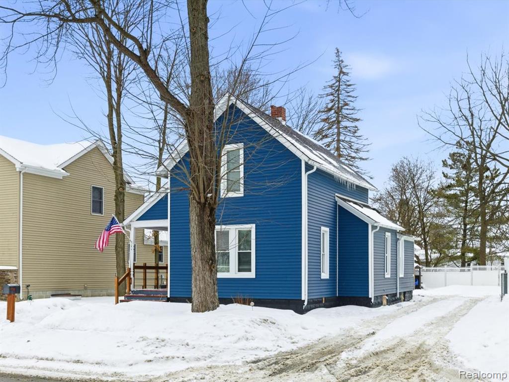 1207 Clinton Avenue, St. Clair, MI 48079 — Photo 3