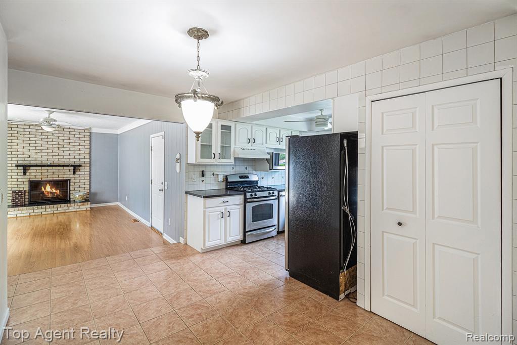 43954 McLean Drive, Sterling Heights, MI 48313 — Photo 11