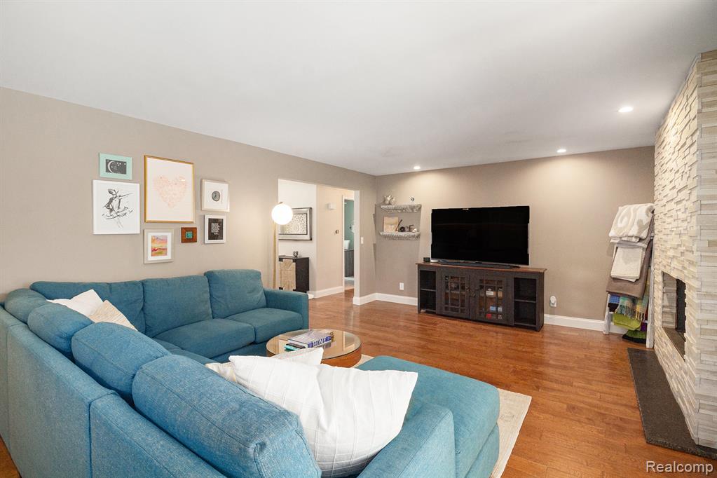 6306 Kings Knoll Road, Grand Blanc, MI 48439 — Photo 9