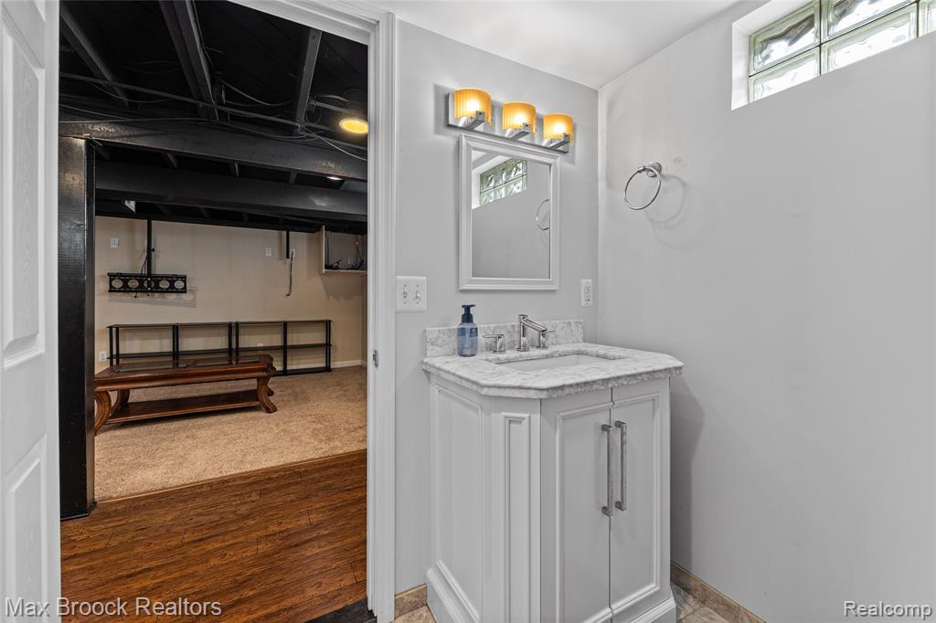 29064 Howard Avenue, Madison Heights, MI 48071 — Photo 15