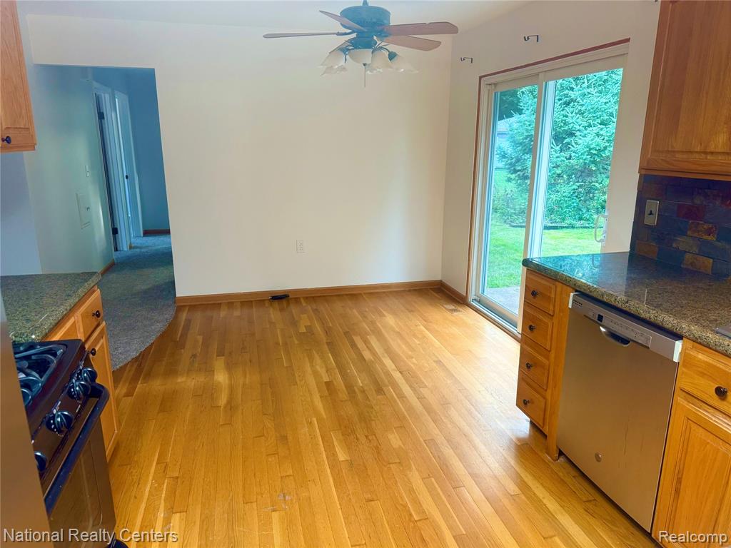 6790 Emily Court, Westland, MI — Photo 7