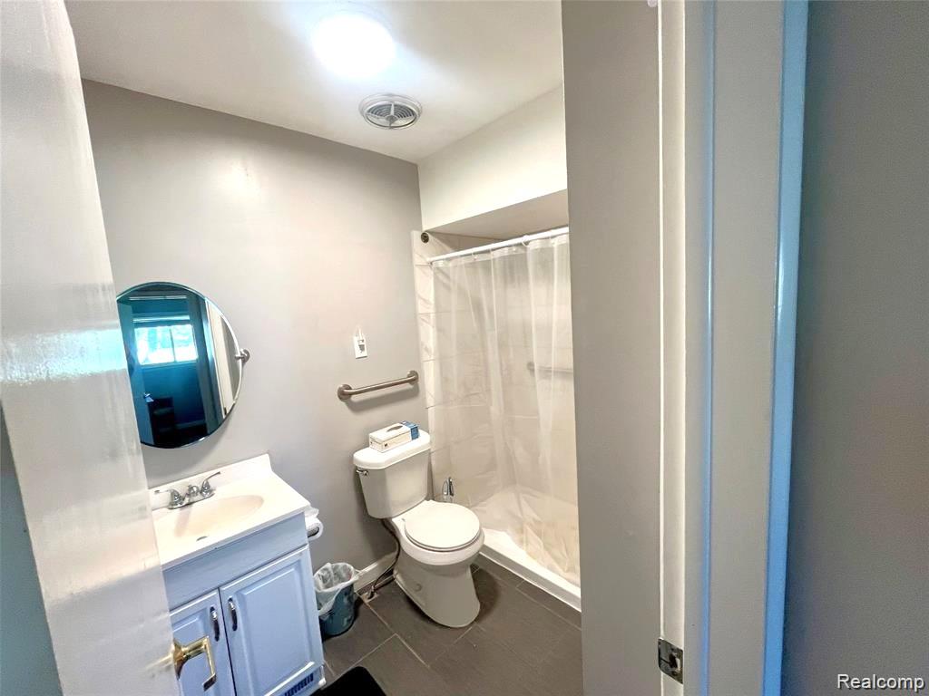 496 E Lovell Drive, Troy, MI 48085 — Photo 15