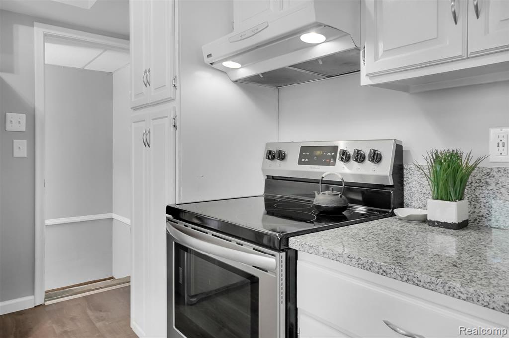 9851 Atwood Drive, South Lyon, MI 48178 — Photo 14
