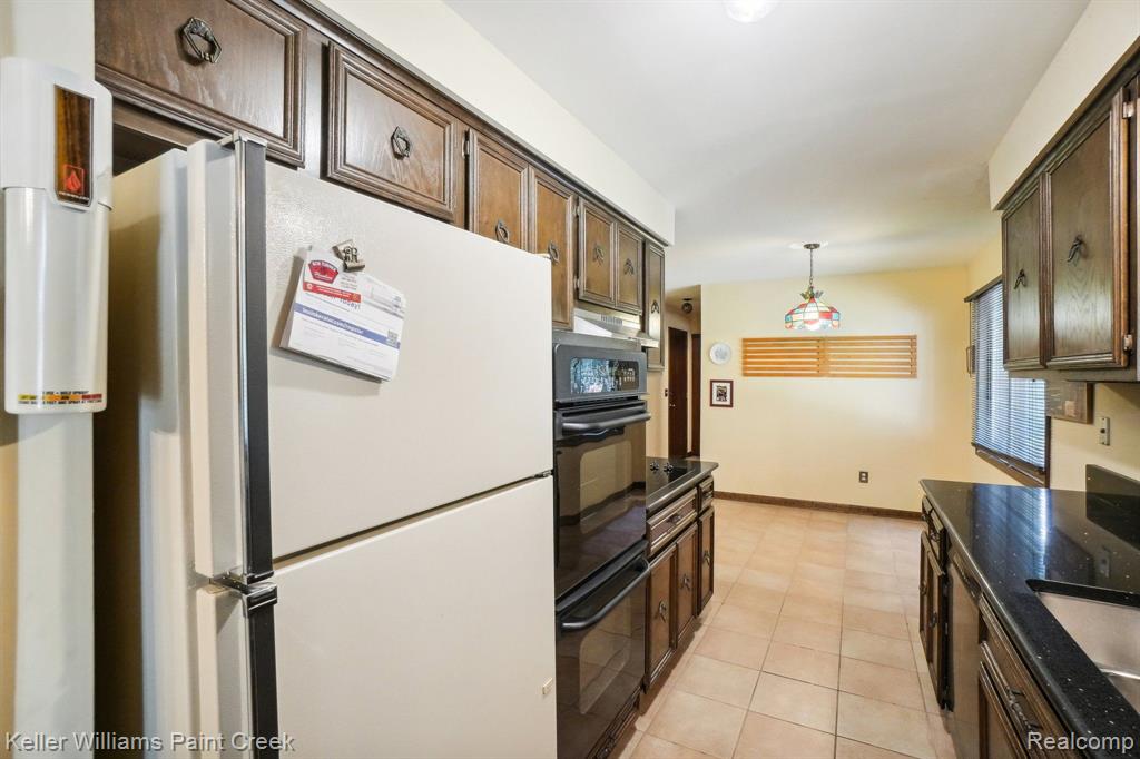 47955 BEN FRANKLIN Drive, Shelby Twp, MI 48315 — Photo 17