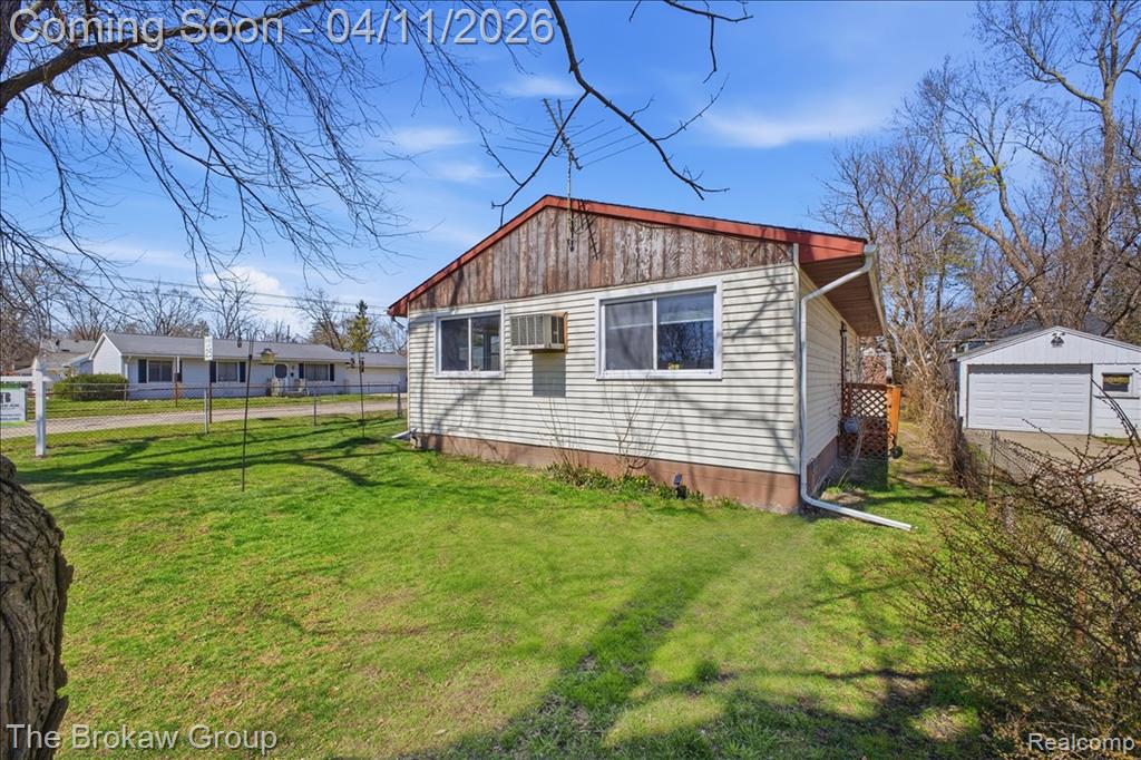 90 N Josephine Avenue, Waterford, MI 48328 — Photo 31