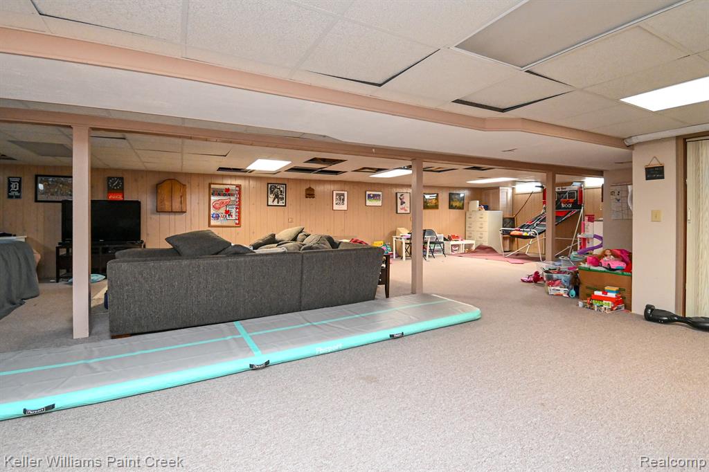 40612 REHSE Drive, Clinton Twp, MI 48038 — Photo 34