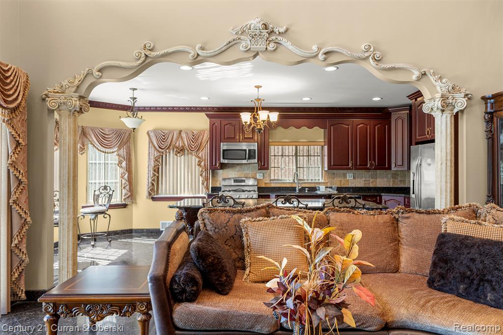 6318 Whitefield Street, Dearborn Heights, MI 48127 — Photo 17
