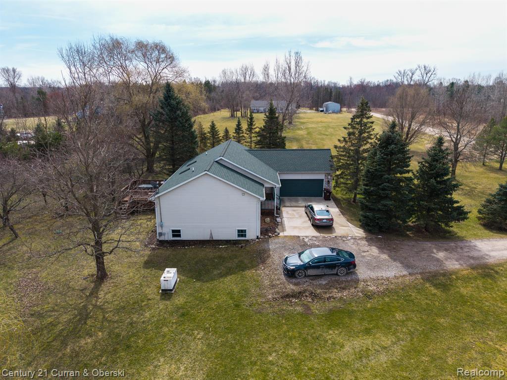 4220 HAPPY HOLLOW Lane, Howell, MI 48855 — Photo 38