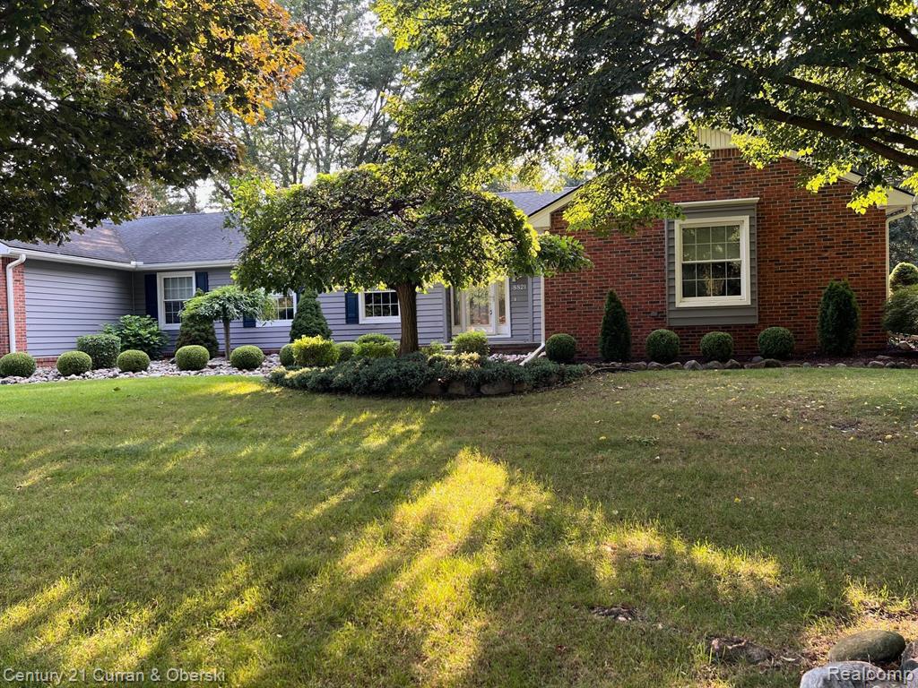 8821 NORTHAMPTON Drive, Plymouth, MI 48170 — Photo 5