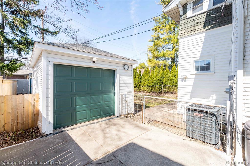 418 S Maple Avenue, Royal Oak, MI 48067 — Photo 32