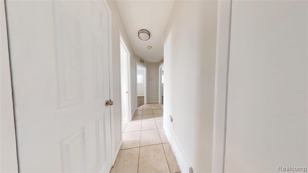733 Livingston Avenue, Pontiac, MI 48340 — Photo 8