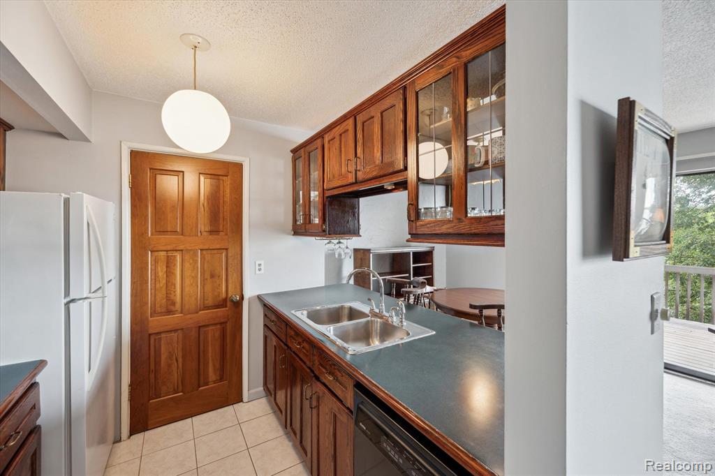 1734 Grove Road, B-103, Ypsilanti, MI 48198 — Photo 11