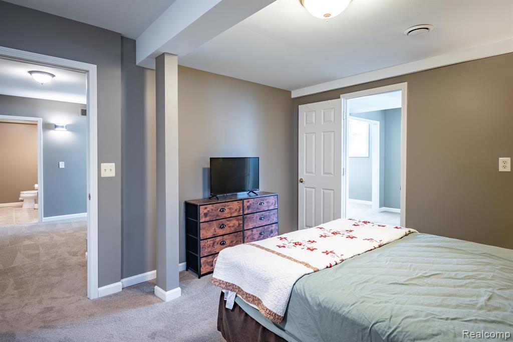 7059 YARMOUTH Drive, West Bloomfield, MI — Photo 40