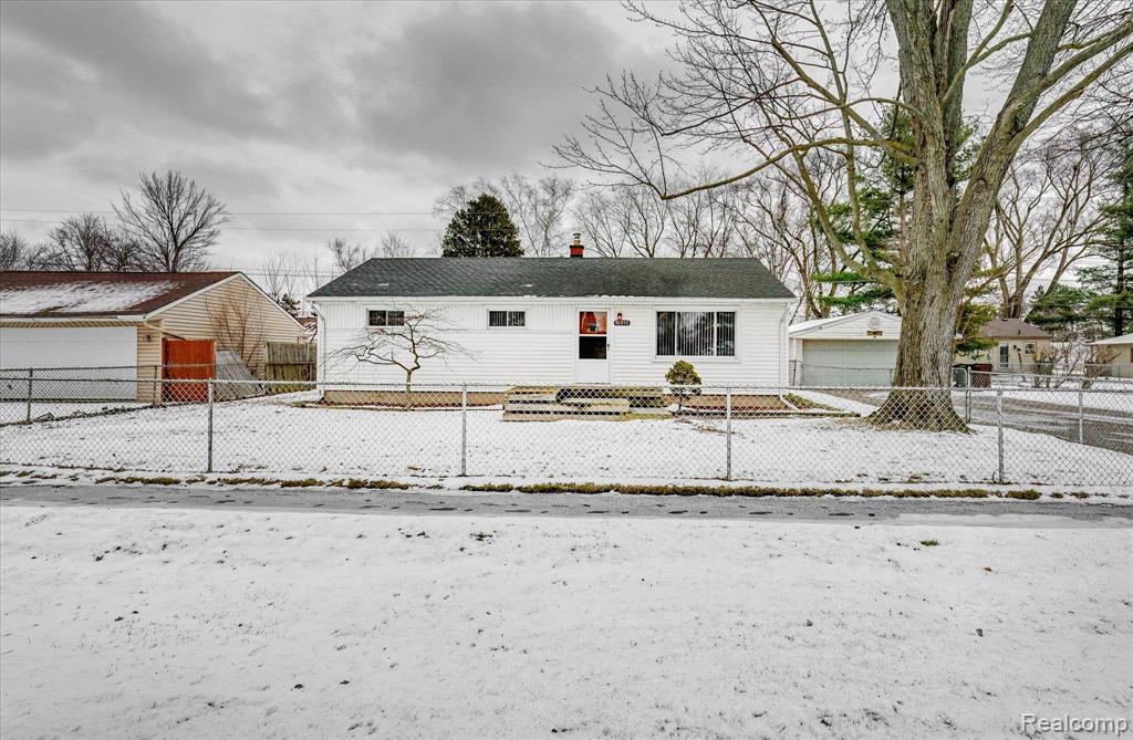46630 HULING Street, Utica, MI 48317 — Photo 2