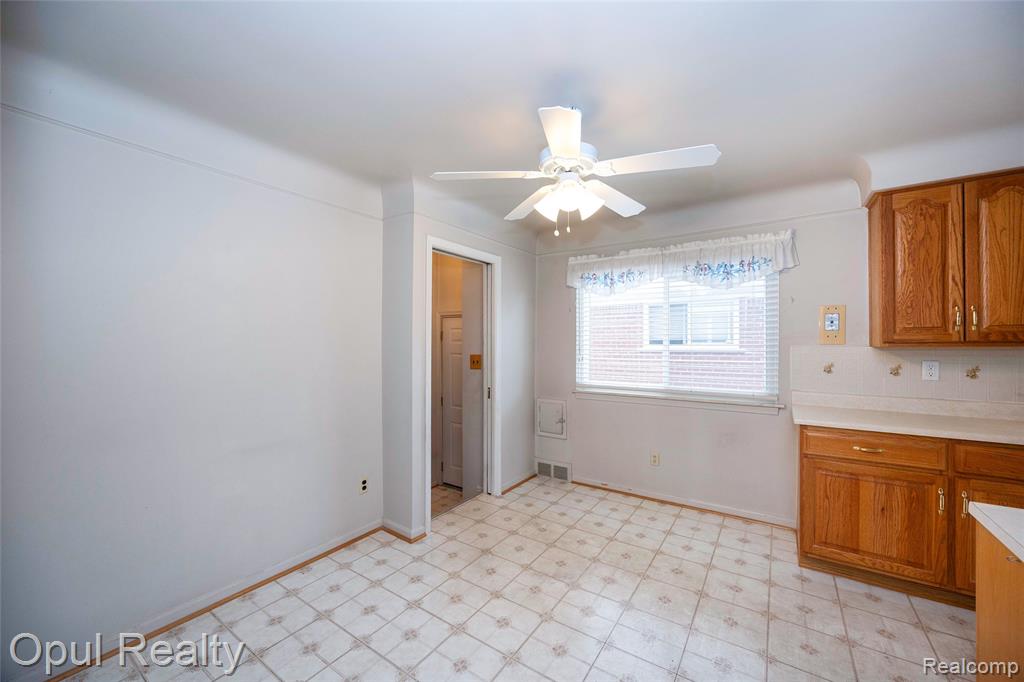 4174 Katherine Street, Dearborn Heights, MI 48125 — Photo 9
