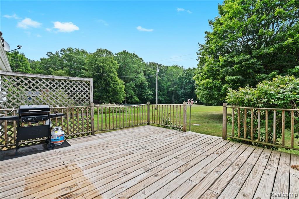 6460 Hogan Road, Fenton, MI 48430 — Photo 21
