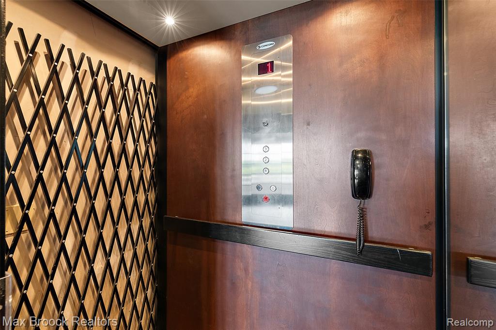 7428 Foxburg Court, Clarkston, MI, 48348