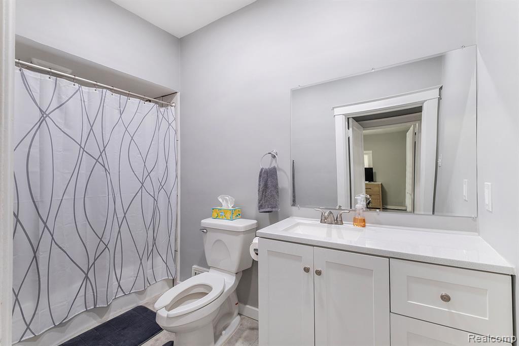 305 Center Street, Holly, MI 48442 — Photo 13