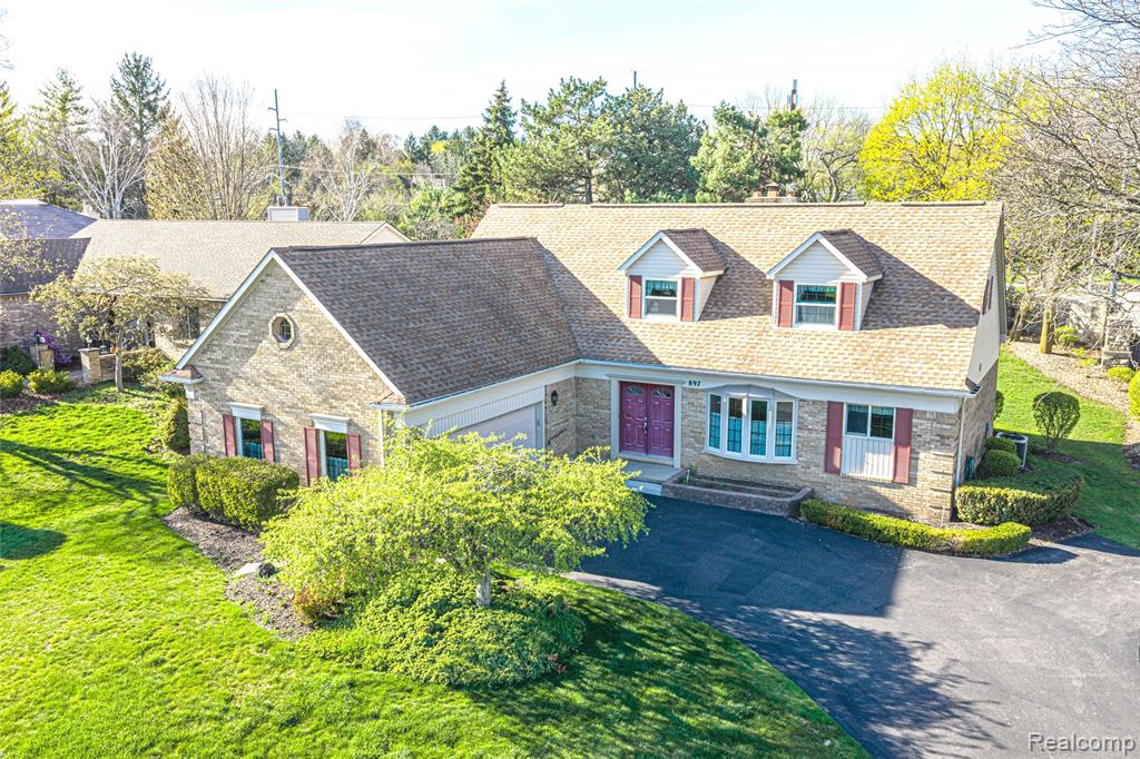 897 Augusta Drive, Rochester Hills, MI 48309 — Photo 2