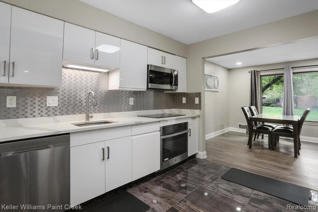 7355 Brynmawr Drive, West Bloomfield, MI — Photo 14